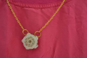 mặt dây chuyền dây rút nhựa